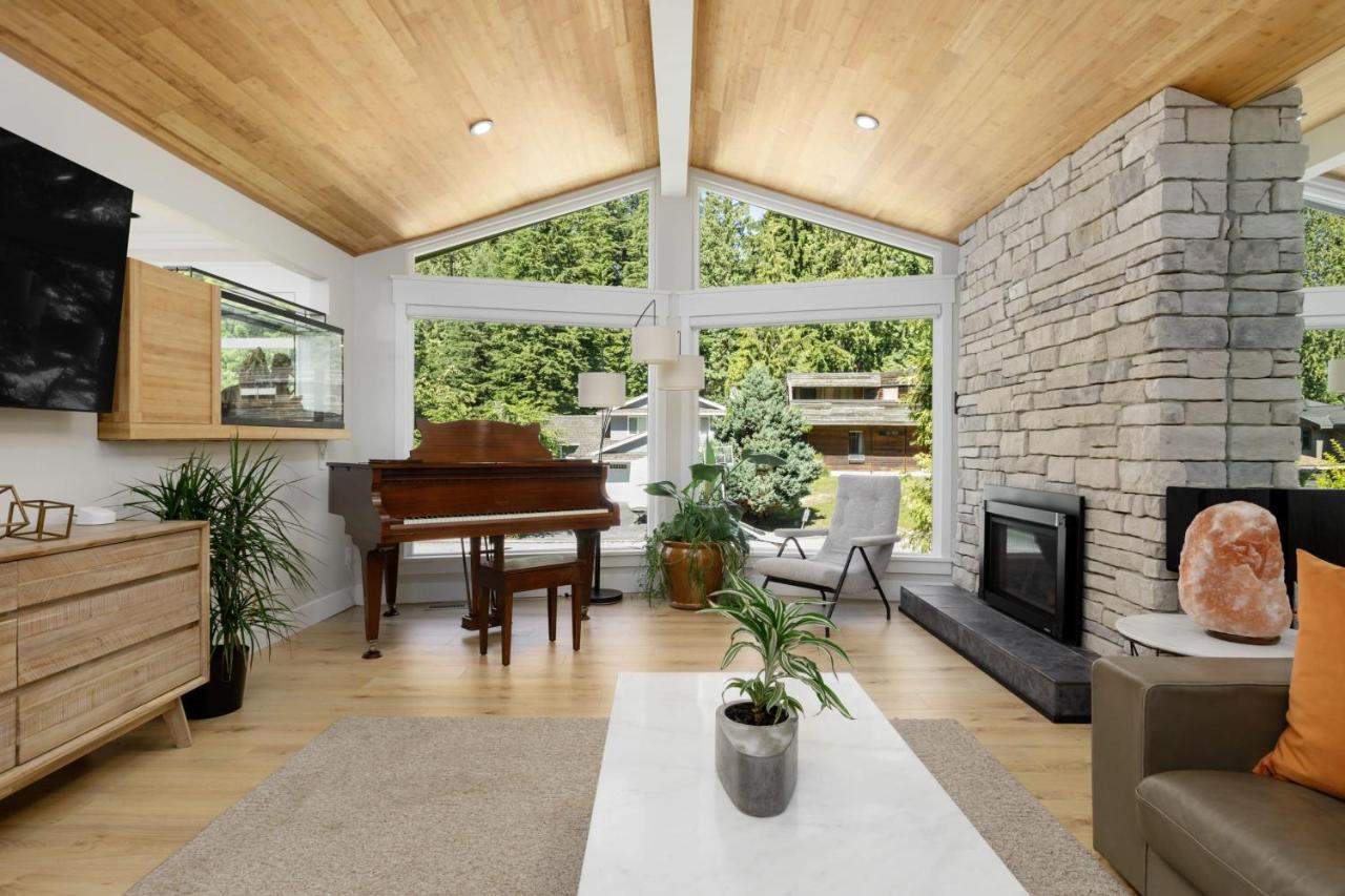 Beautiful Villa With Heated Pool Hot Tub By Forest North Vancouver Esterno foto