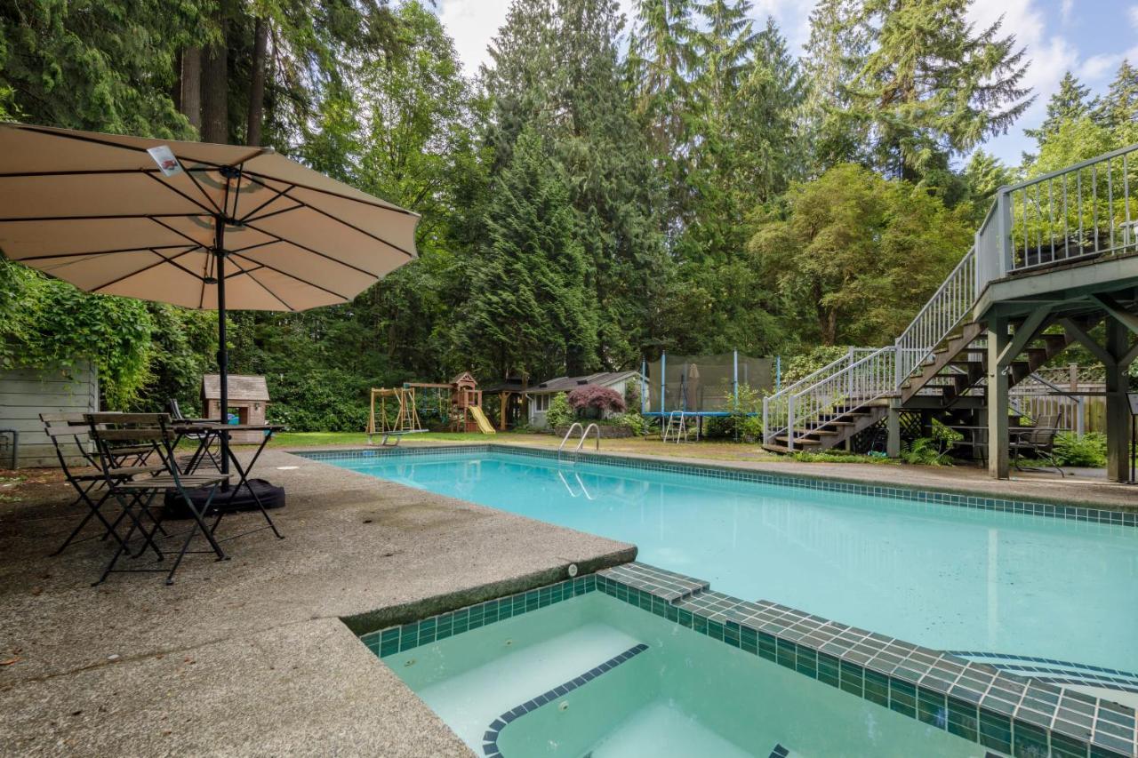 Beautiful Villa With Heated Pool Hot Tub By Forest North Vancouver Esterno foto
