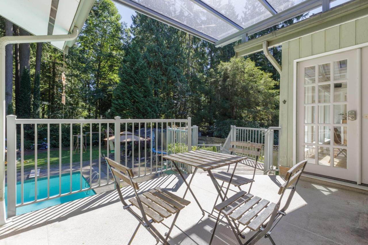 Beautiful Villa With Heated Pool Hot Tub By Forest North Vancouver Esterno foto