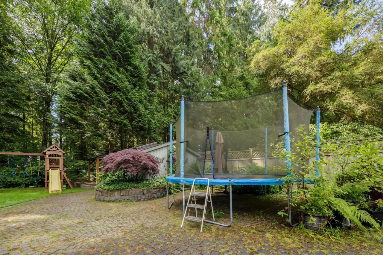 Beautiful Villa With Heated Pool Hot Tub By Forest North Vancouver Esterno foto