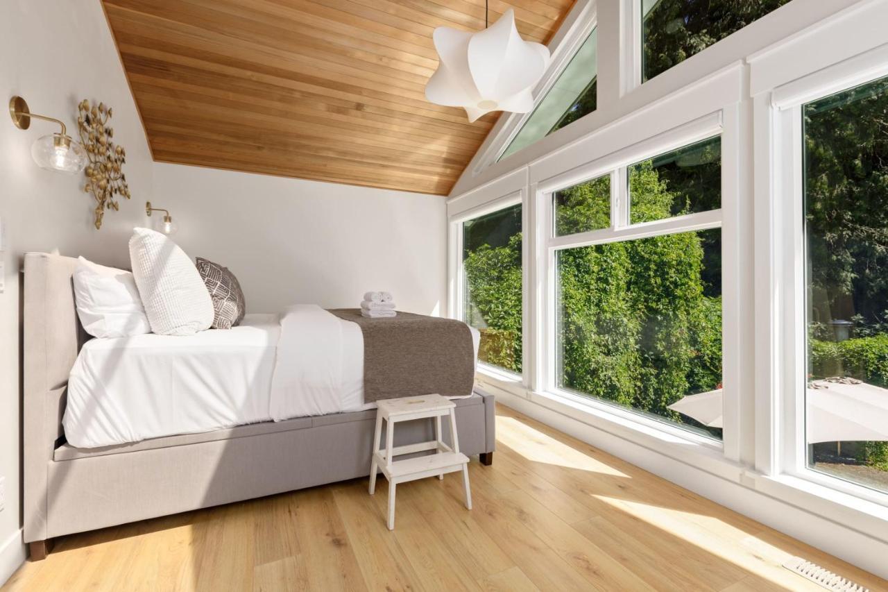 Beautiful Villa With Heated Pool Hot Tub By Forest North Vancouver Esterno foto